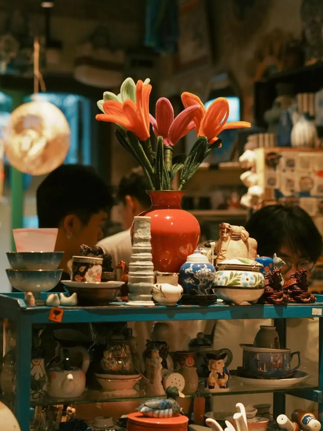 Creatività contemporanea alla Warehouse 30, Bangkok, Thailandia