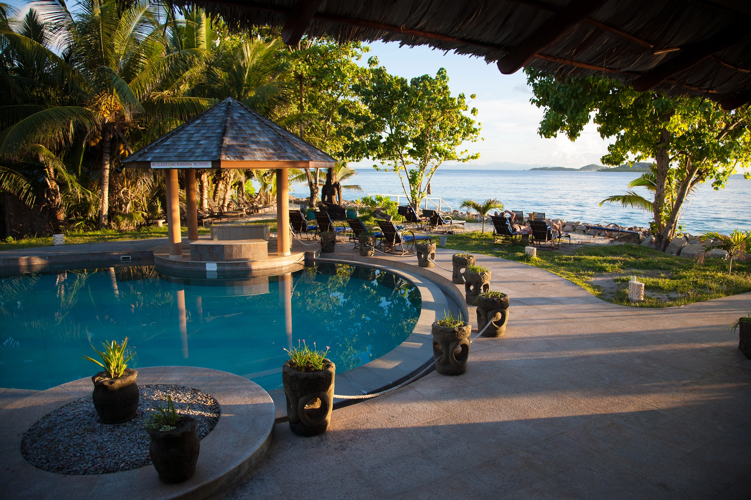 Castello Beach Hotel piscina – spiaggia